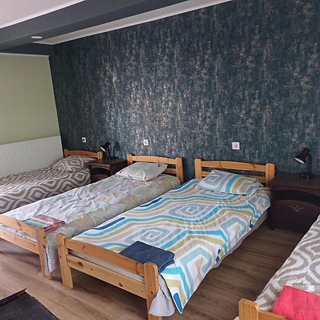 Viesu Nams "Laimes Pakavs" Hotel Straupe Buitenkant foto