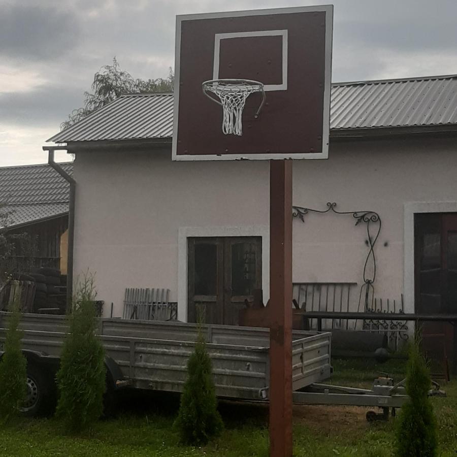 Viesu Nams "Laimes Pakavs" Hotel Straupe Buitenkant foto