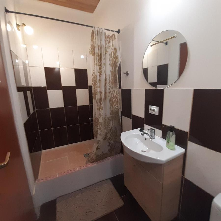 Viesu Nams "Laimes Pakavs" Hotel Straupe Buitenkant foto