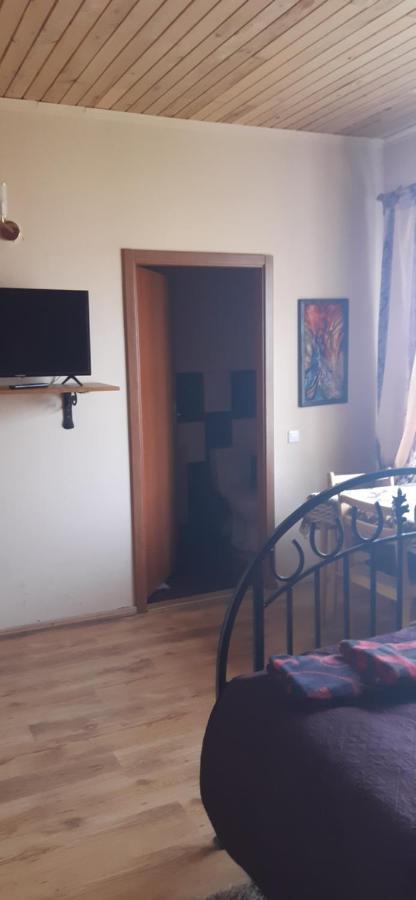 Viesu Nams "Laimes Pakavs" Hotel Straupe Buitenkant foto