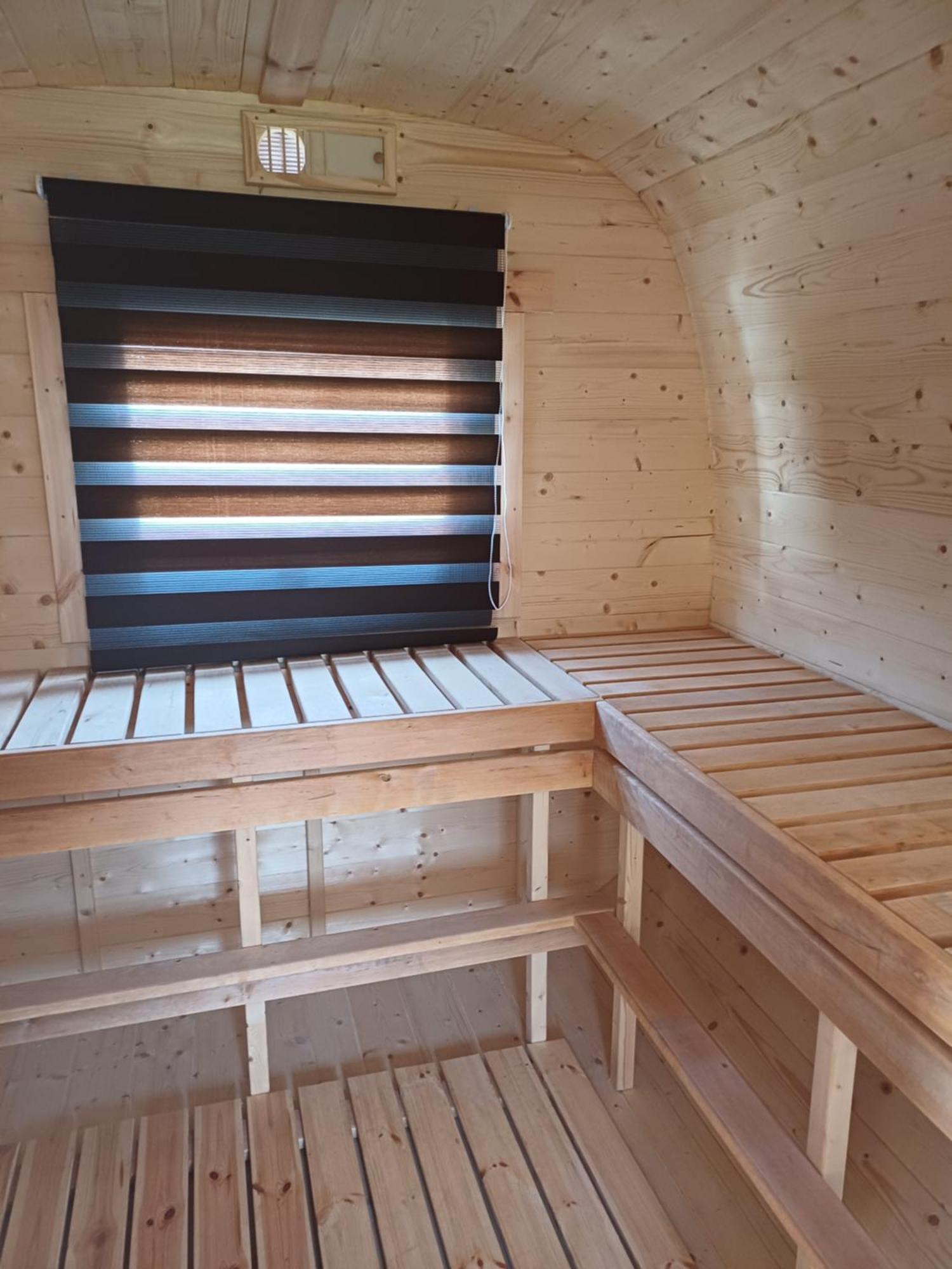 Viesu Nams "Laimes Pakavs" Hotel Straupe Buitenkant foto