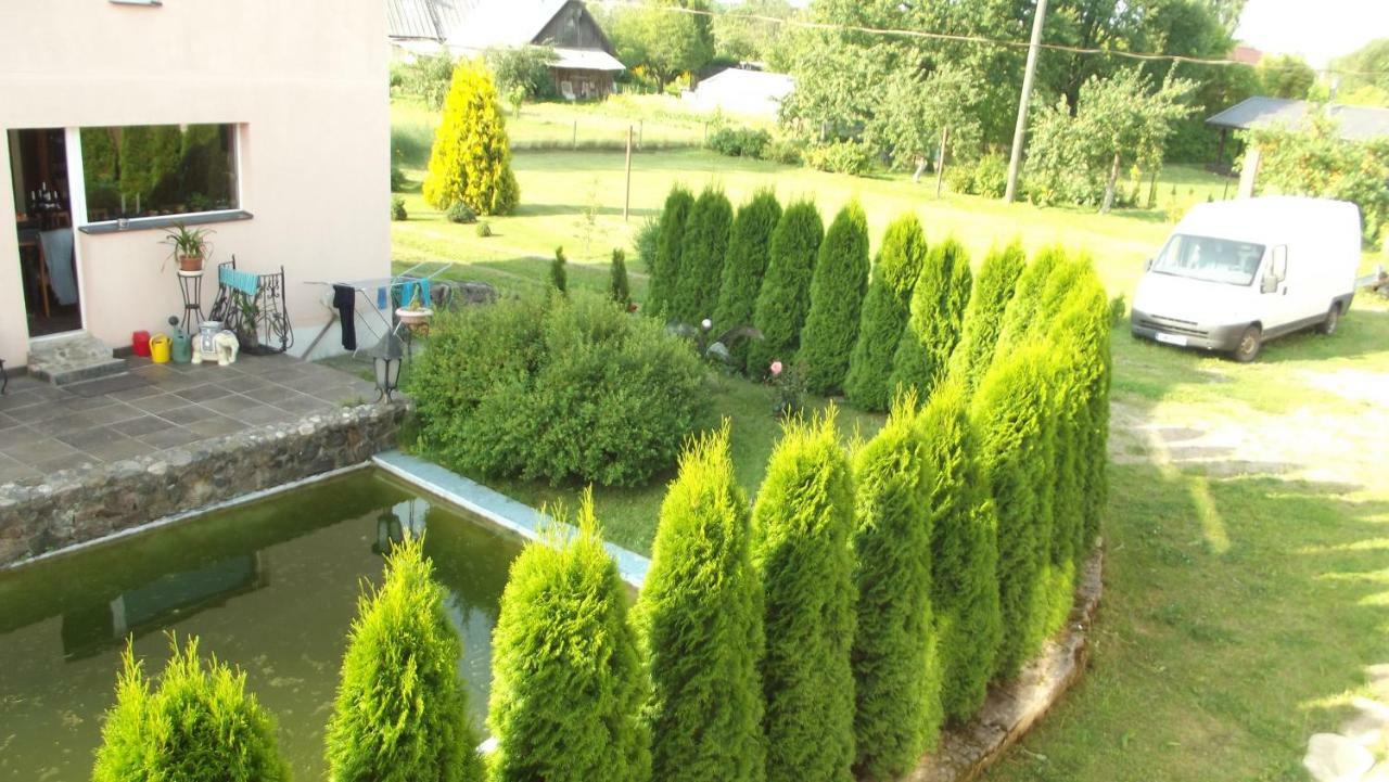 Viesu Nams "Laimes Pakavs" Hotel Straupe Buitenkant foto