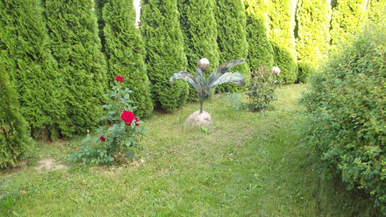 Viesu Nams "Laimes Pakavs" Hotel Straupe Buitenkant foto