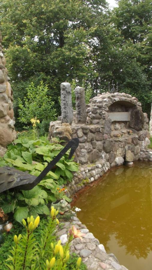 Viesu Nams "Laimes Pakavs" Hotel Straupe Buitenkant foto