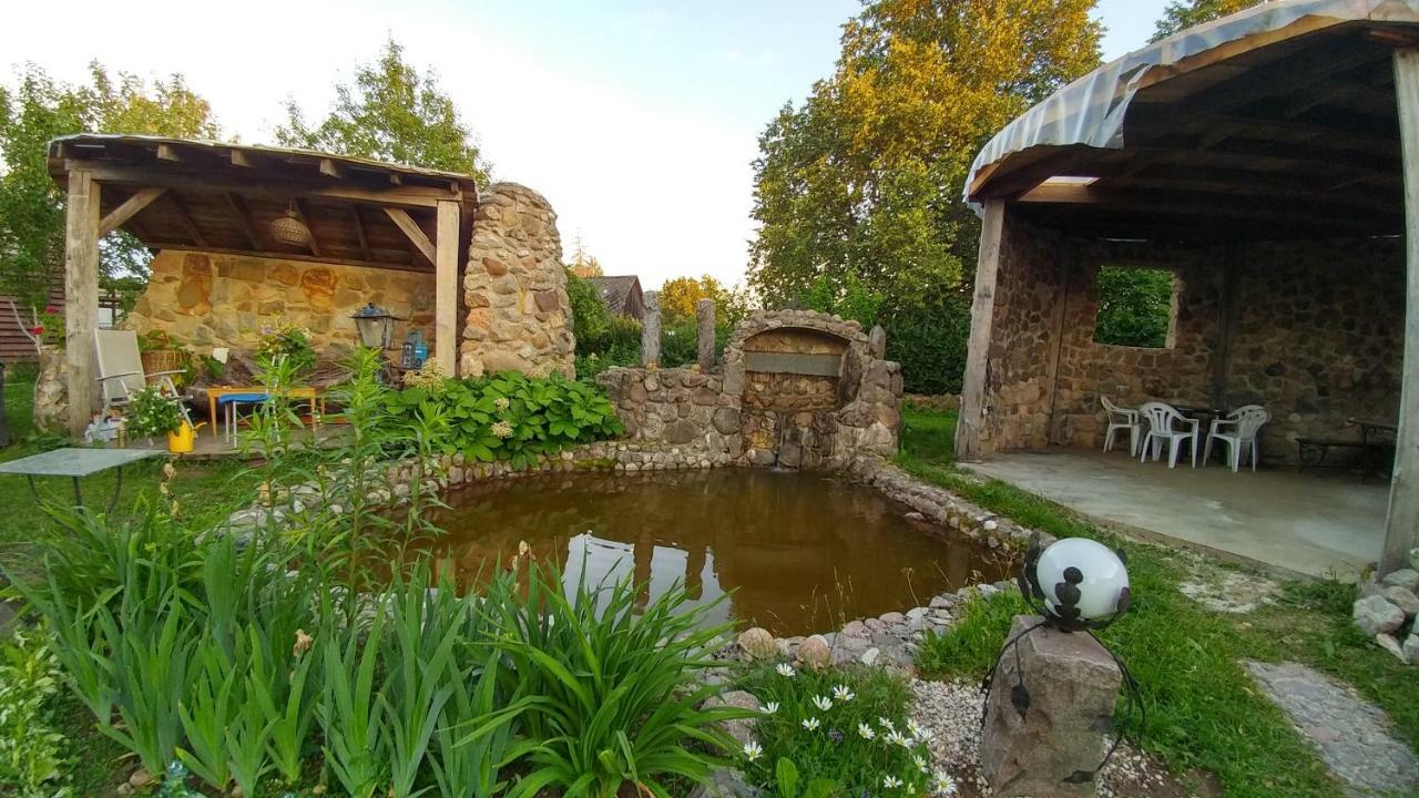 Viesu Nams "Laimes Pakavs" Hotel Straupe Buitenkant foto